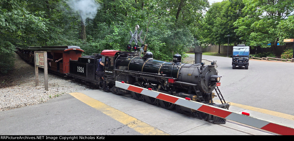 Milwaukee County Zoo Railway #1924